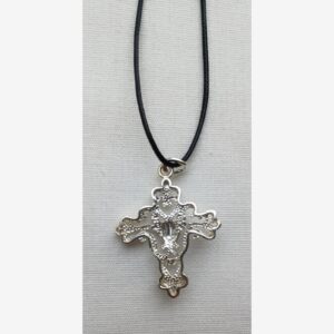 Croce da collo in argento completa di collana in corda nera